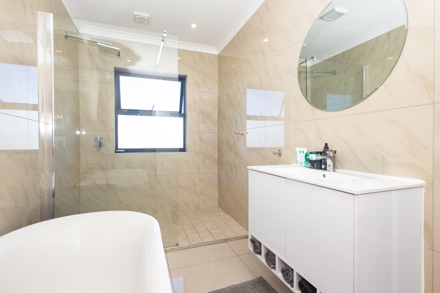 4 Bedroom Property for Sale in Loevenstein Western Cape
